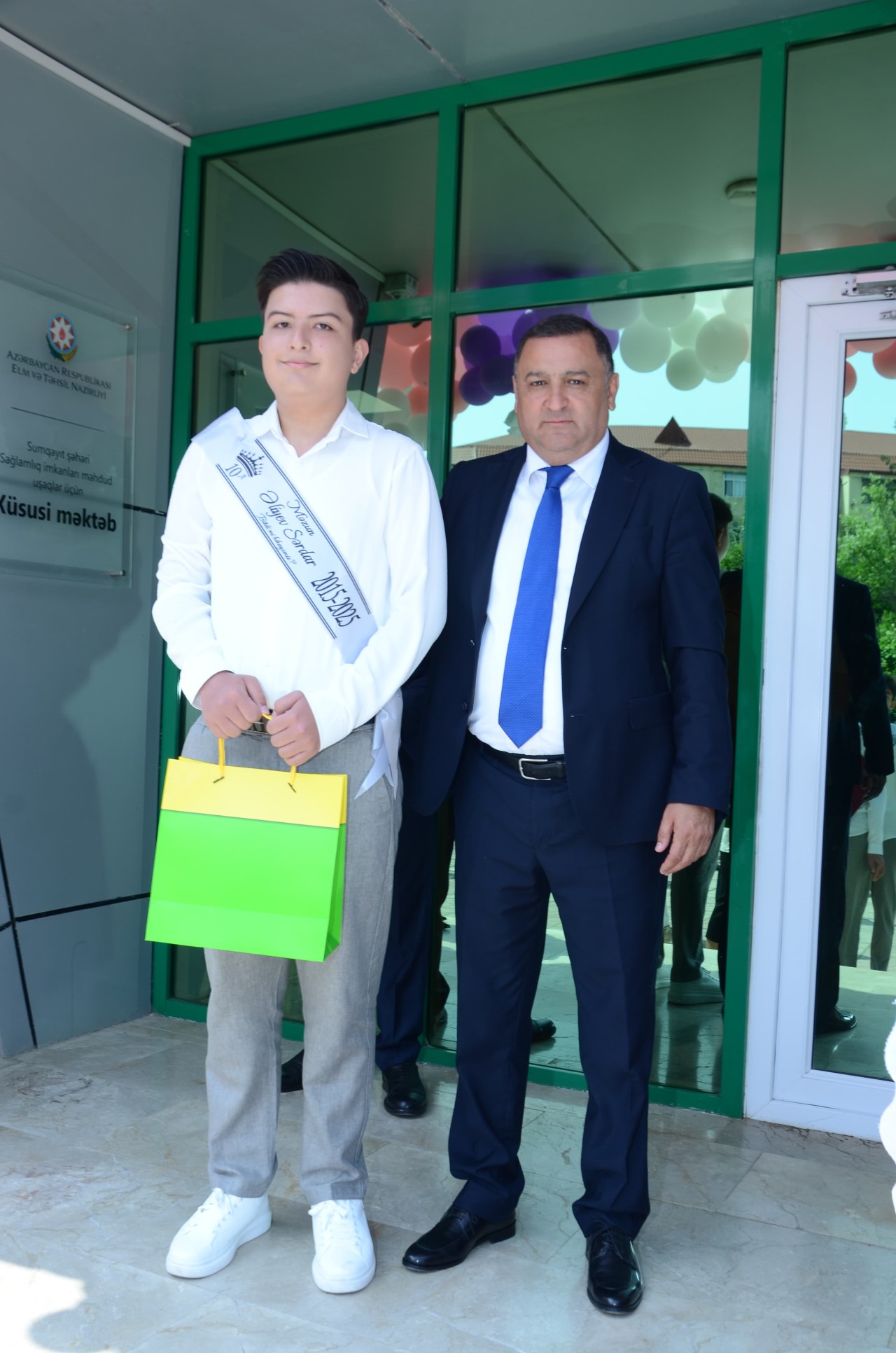 Sumqayıt Bələdiyyəsi "Məzun Günü"ndə onları da unutmadı - FOTOLAR